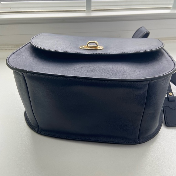 Lo & Sons Leather Crossbody Bag - Picture 7 of 11